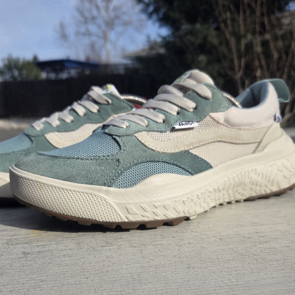 Vans Unisex UltraRange Neo VR3 Shoes in Trellis/Ivory 8.5w 6m